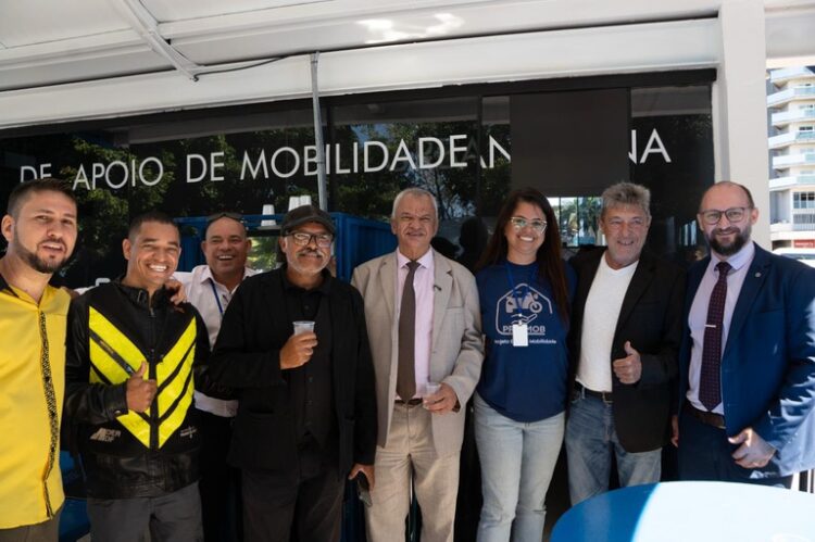 Macena inaugura terceiro Ponto de Apoio ao Trabalhador de Mobilidade Urbana no DF — Ministério do Trabalho e Emprego