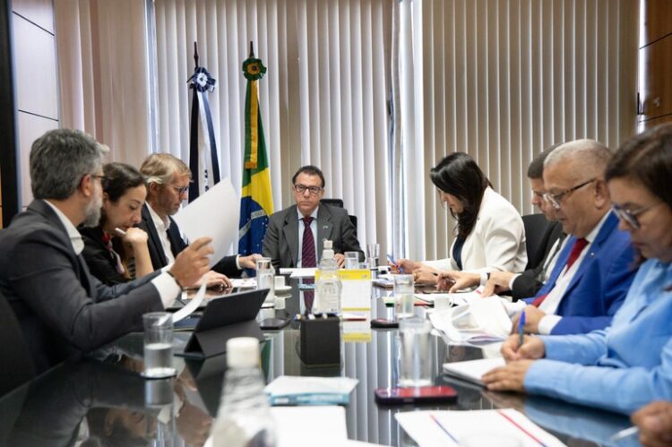 MTE debate fim da escala 6×1 com LATAM — Ministério do Trabalho e Emprego