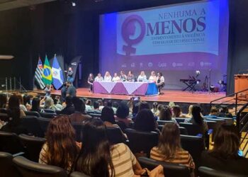 USTL acompanha palestra sobre Violência contra a Mulher, com psicóloga da Defensoria | Notícias