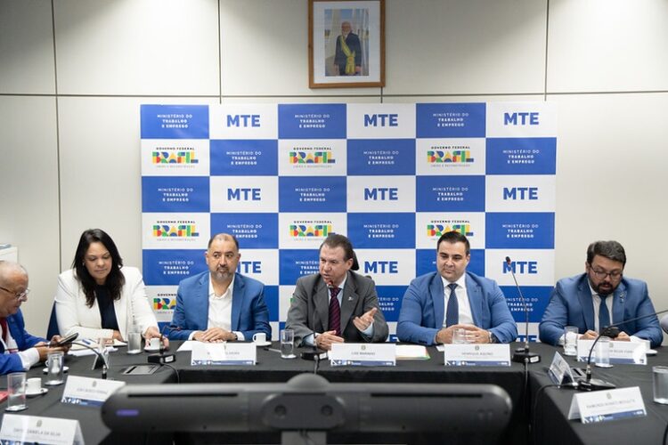Ministro do Trabalho anuncia R$ 30 milhões para qualificação profissional em estados e municípios do Sine — Ministério do Trabalho e Emprego