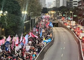 Marcha da educação em SP leva milhares às ruas contra governo Tarcísio – CUT
