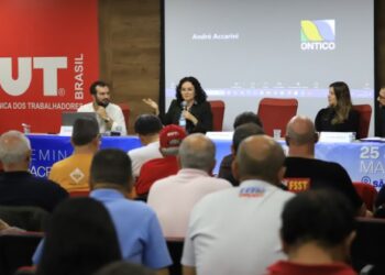 Inteligência Artificial acelera mudanças no trabalho e desafia negociação coletiva – CUT
