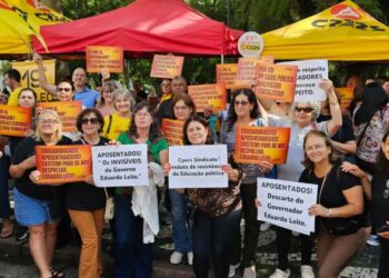 Servidores do RS perdem um salário por ano por causa do confisco das aposentadorias